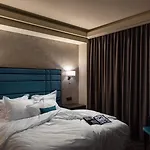 Old Town Hotel 4*